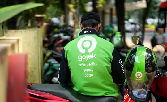 Công ty mẹ Gojek phủ nhận đàm phán sáp nhập với Grab