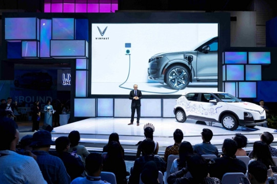 VinFast ra mắt các mẫu xe điện tay lái nghịch, định hướng chinh phục thị trường Đông Nam Á