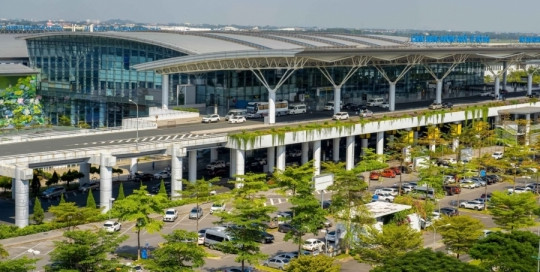 Có gì ở sân bay của Việt Nam vừa được bình chọn là tốt nhất thế giới năm 2024, vượt cả Changi của Singapore?