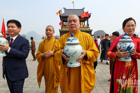 Lễ rước nước độc đáo tại chùa Tam Chúc