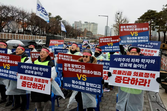 Bệnh viện Hàn Quốc từ chối nhận bệnh nhân do thiếu bác sĩ