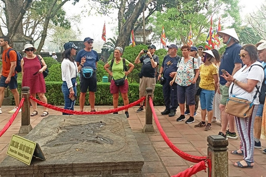 Chiêm ngưỡng cặp long sàng bảo vật quốc gia 'độc nhất vô nhị' ở Ninh Bình