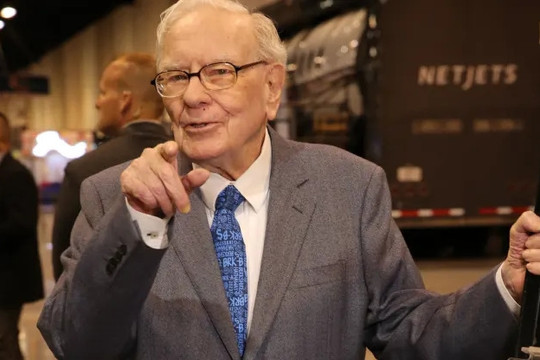 Muốn đầu tư như Warren Buffett? Hãy mặc kệ dự báo của các chuyên gia và 'đừng bao giờ để mất vốn vĩnh viễn'