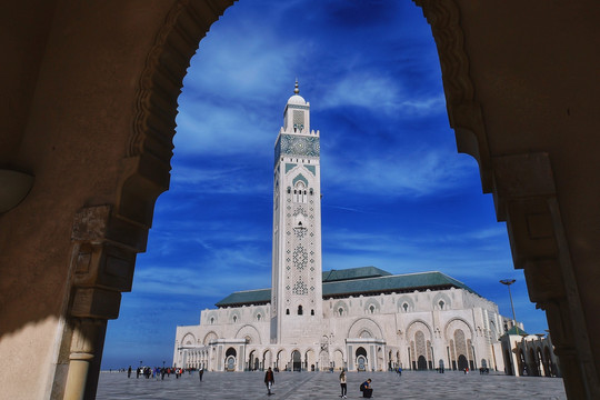 Nhà thờ Hồi giáo xây từ đá và gỗ tuyết tùng, đẹp lộng lẫy bên bờ Đại Tây Dương