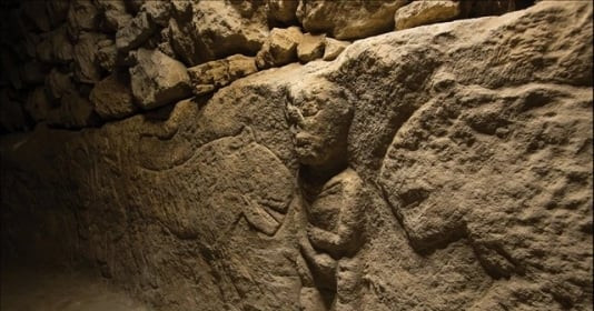 Tìm thấy bức tường đá cổ với niên đại 11.000 ở độ sâu 21m dưới lòng đại dương: Được làm từ 1.670 viên đá, có tổng chiều dài gần 1km