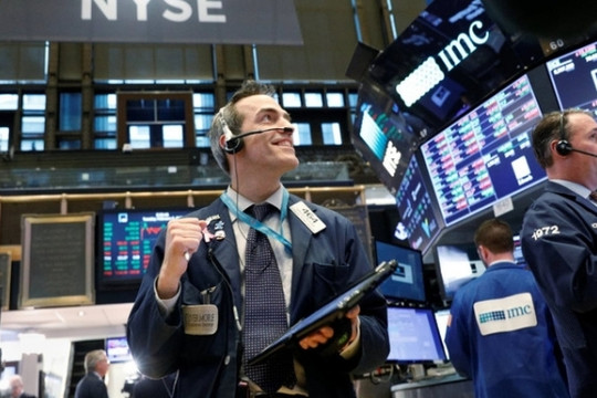 Thị trường chứng khoán Mỹ lập đỉnh sau báo cáo lạm phát