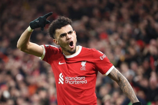 Liverpool giữ chân Salah, Luis Diaz bất ngờ bị rao bán