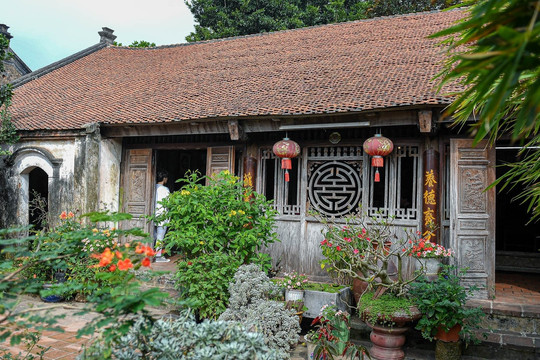 'Xuyên không' thăm ngôi nhà cổ 300 năm tuổi kiến trúc độc đáo ở ngoại ô Hà Nội