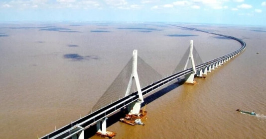 Cây cầu 'Biển Đông' 26.000 tỷ mang dáng hình chữ S, là cây cầu vượt biển đầu tiên ở nước láng giềng Việt Nam
