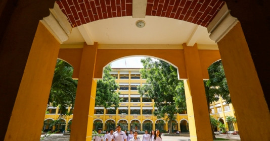 Ngôi trường cấp 3 trăm năm tuổi mang kiến trúc Pháp, từng là bệnh viện của quân đội Pháp giữa lòng Sài Gòn
