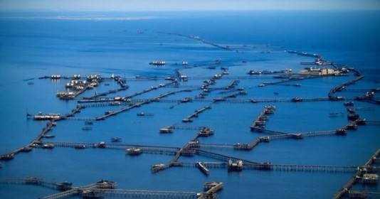 'Thành phố dầu khí’ rộng 70.000m2 đang dần chìm xuống đáy biển, từng là nơi hoạt động của 2.000 giàn khoan, sở hữu khoảng 300km đường giao nhau và 256 giếng dầu