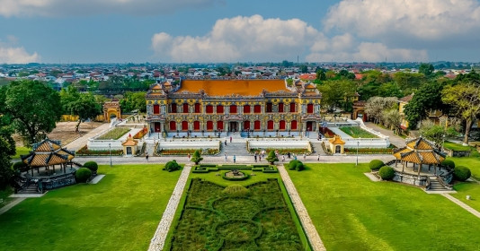 Cung điện vừa được phục dựng hết 124 tỷ đồng ở Việt Nam, là nơi sở hữu loạt cổ vật hiếm liên quan đến hai vị vua cuối cùng của triều Nguyễn