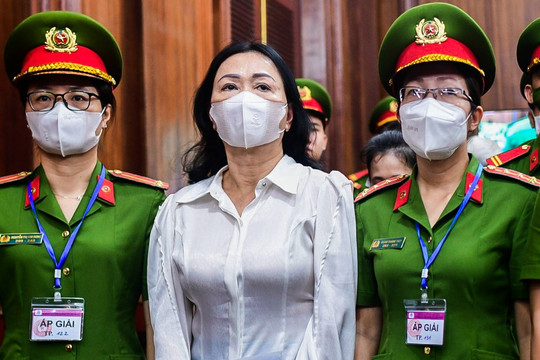 Hình ảnh bị cáo Trương Mỹ Lan và các đồng phạm tại phiên toà vụ Vạn Thịnh Phát