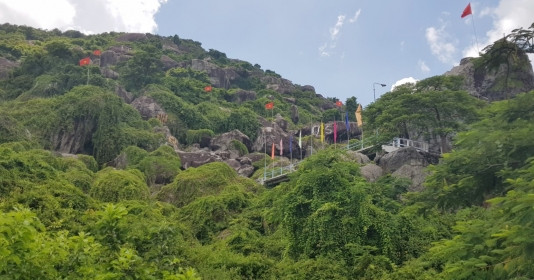 ‘Ngọn đồi thép’ cao 300m được xếp hạng là Di tích lịch sử kháng chiến cấp Quốc gia, sở hữu ‘đặc sản’ độc lạ lập kỷ lục Việt Nam