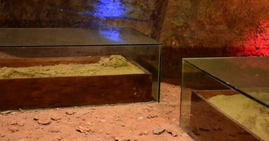 Tìm thấy 2 ngôi mộ cổ ở một tỉnh miền Bắc Việt Nam, các nhà khoa học khẳng định, những bộ xương này có niên đại từ 3.500 - 4.000 năm
