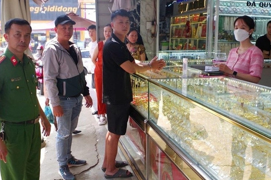 Tên cướp tiệm vàng ở Đắk Lắk khai động cơ gây án