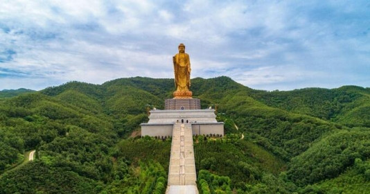 Chiêm ngưỡng bức tượng Phật mạ vàng 208m cao nhất thế giới, trị giá 450 tỷ đồng, mất đến 11 năm để xây dựng
