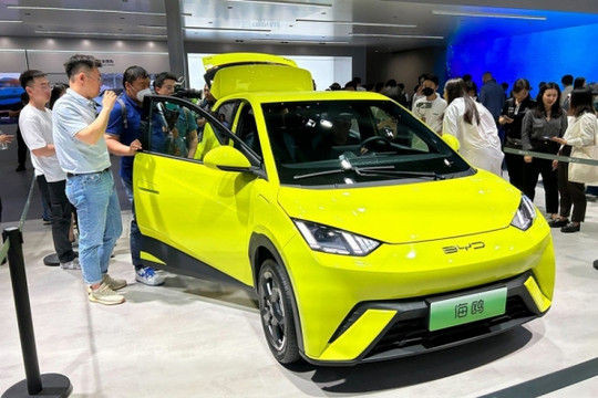 BYD tung ô tô điện siêu rẻ giá chưa tới 250 triệu đồng, đe dọa 'đè bẹp' các nhà sản xuất phương Tây