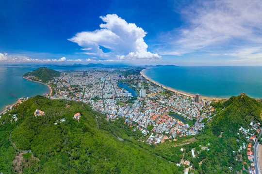 Tỉnh sở hữu siêu cảng lớn nhất Việt Nam sắp lên thành phố trực thuộc Trung ương, sẽ có 7 đô thị biển