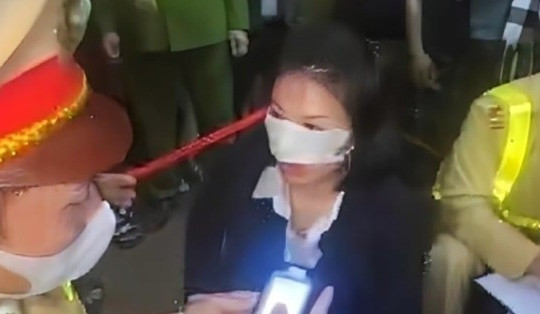 Chủ tịch Hà Nội ra quyết định phạt nữ tài xế vi phạm nồng độ cồn ở phố Trần Cung