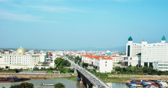 Thành phố duy nhất Việt Nam giáp Trung Quốc cả trên bộ và trên biển, định hướng trở thành ‘siêu thành phố’ trực thuộc tỉnh rộng nhất cả nước