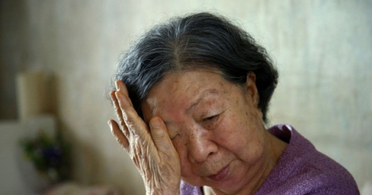 Bà cụ 95 tuổi có 6 đứa con, vô tình để lộ số tiền tiết kiệm khiến cuối đời khốn khổ, lao đao
