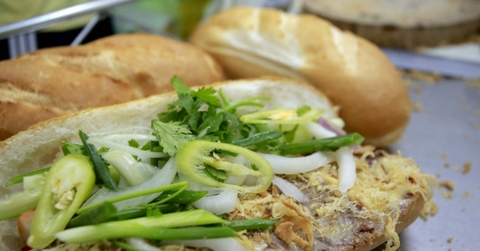 Một món ăn đường phố Việt Nam được vinh danh là sandwich ngon nhất thế giới