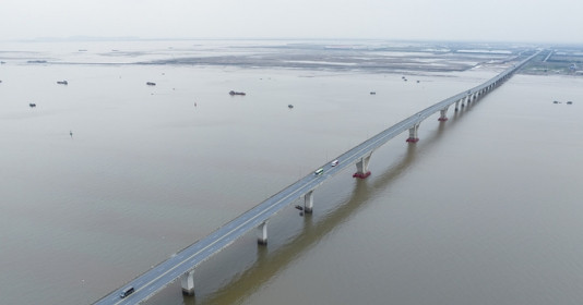 Cầu vượt biển dài nhất Việt Nam ‘giấu’ đường hầm bí ẩn dài gần 5km