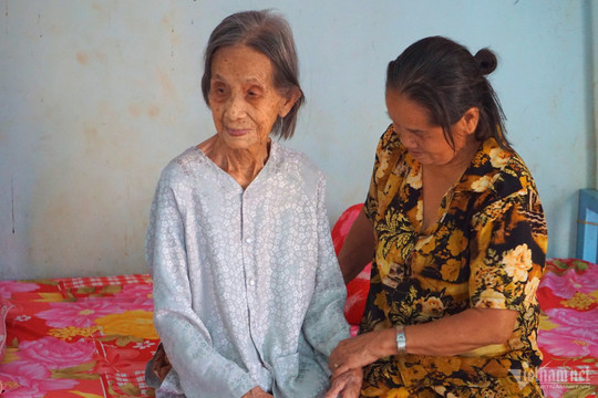 Cụ bà 119 tuổi ở Đồng Nai có 'tài sản vô giá', dịp lễ Tết nhà đông như hội