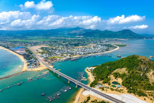 Lộ liên danh trúng gói thầu xây đường ven biển qua tỉnh Bình Định