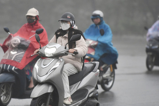 Thời tiết Hà Nội 3 ngày tới: Đón không khí lạnh, hạ liền 5 độ kèm mưa rào