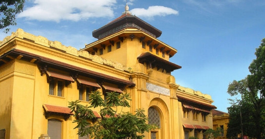 Trường ĐH của Việt Nam có đại giảng đường trăm tuổi đẹp như cung điện nước Pháp, học sinh THPT được học trước chương trình đại học