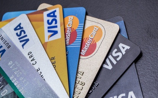 Ngân hàng phải báo cho khách nếu thẻ không giao dịch, nợ quá hạn kéo dài