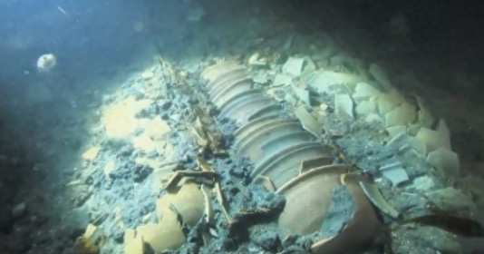 1.700 cổ vật có tuổi đời 700 năm bị nhấn chìm xuống đáy biển, công an điều tra và bắt giữ nhóm tội phạm trộm cắp, chuyên gia khẩn cấp tìm kiếm để trục vớt