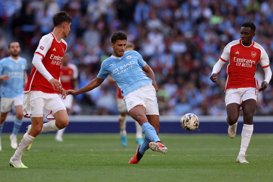 Man City đấu Arsenal: Trận chiến khốc liệt Premier League