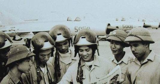 Phi công huyền thoại của Không quân Việt Nam bắn rơi nhiều máy bay địch nhất trong lịch sử, được Bác Hồ khen ngợi