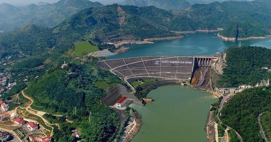 Nhà máy thuỷ điện lớn nhất Đông Nam Á trong thế kỷ XX của Việt Nam chuẩn bị hoàn thành hầm dẫn nước lớn nhất cả nước