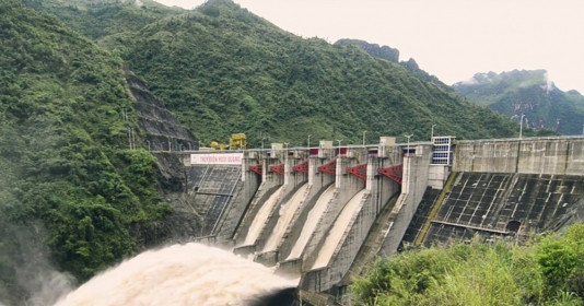 Nhà máy thủy điện ngầm trong lòng núi đầu tiên do Việt Nam thiết kế với công suất lắp máy 520MW, sản lượng điện hàng năm trên 1,9 tỷ KWh