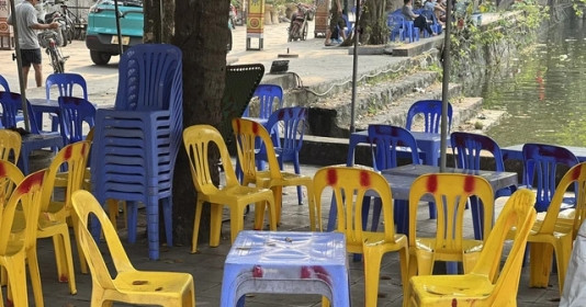 Ghế nhựa hàng bia 'huyền thoại' ở Việt Nam lọt top 25 chiếc ghế tiêu biểu nhất thế kỷ