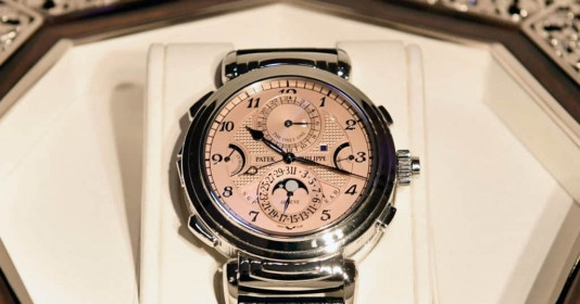 Chiếc đồng hồ 750 tỷ đồng đắt nhất thế giới có gì đặc biệt mà vẫn có ‘đại gia bí ẩn’ xuống tiền mua?