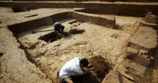 Sạt lở đất lộ ra 168 ngôi mộ cổ, chuyên gia vui sướng khi biết được có tới 6 ngôi mộ của hoàng đế