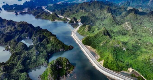 Tuyến đường bao biển hơn 2.000 tỷ đồng bên bờ di sản nối hai TP lớn, có đường hầm xuyên núi khó thi công bậc nhất Việt Nam