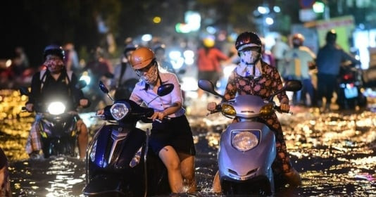 Thành phố đông dân nhất Việt Nam: Triều cường có thể đạt đỉnh trong 2 ngày tới, nguy cơ ngập nặng nhiều nơi