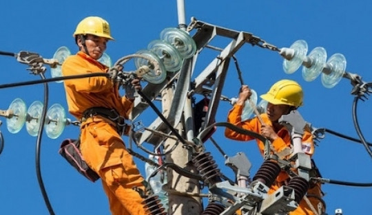 EVN chính thức phát điện khí LNG đối phó thiếu điện mùa cao điểm