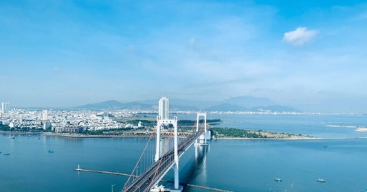Cây cầu dây võng 1.800m dài và xa nhất Việt Nam: Mất tới 6 năm để xây dựng, là biểu tượng nơi 'thành phố của những cây cầu'