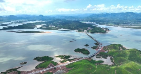 TOP 5 cung đường ven biển đẹp nhất Việt Nam: Chủ đầu tư là những ai?