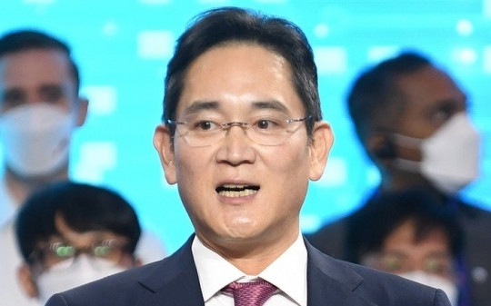 Cổ phiếu bùng nổ nhờ cơn sốt AI, ‘Thái tử Samsung’ lần đầu tiên trở thành người giàu nhất Hàn Quốc
