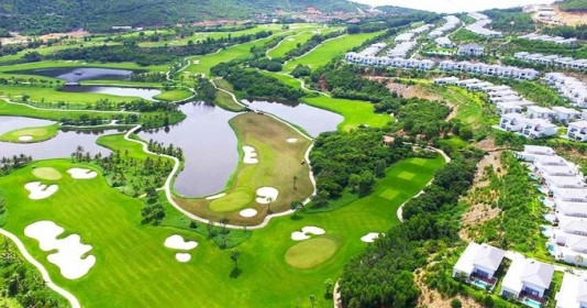 Cuối tháng 4/2024, cửa ngõ vùng Tây Bắc Việt Nam chính thức đón sân golf đầu tiên