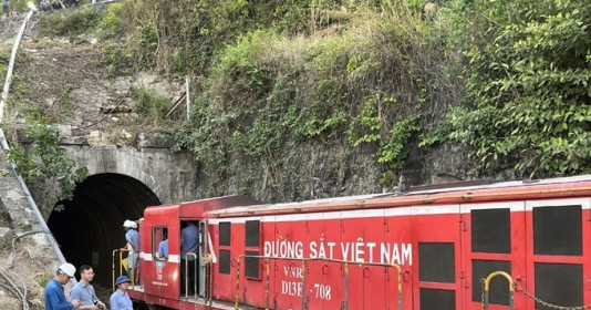 Chính thức thông hầm đường sắt Bãi Gió, nối lại tuyến đường sắt quan trọng nhất Việt Nam