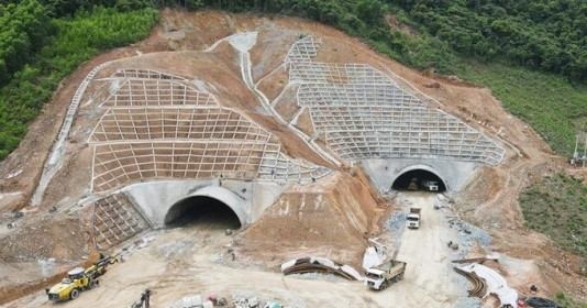 Cập nhật tiến độ hầm xuyên núi duy nhất thuộc dự án thành phần cao tốc Bắc - Nam tại Hà Tĩnh